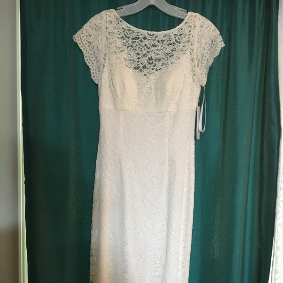 David’s bridal sheath lace gown NWT - Picture 3 of 5